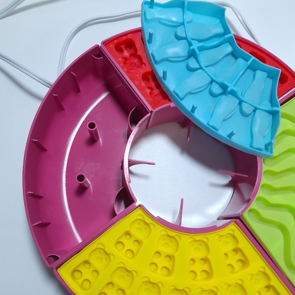 Nostalgia Electric Giant Candy Gummy Bear Maker Fish and Worm Molds - Picture 6 of 9